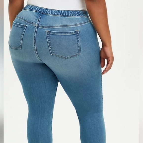 Torrid Pull-On Jeans - Picture 6 of 9